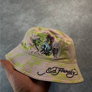 ED HARDY REVERSIBLE BUCKET
HAT SIZE ONE SIZE